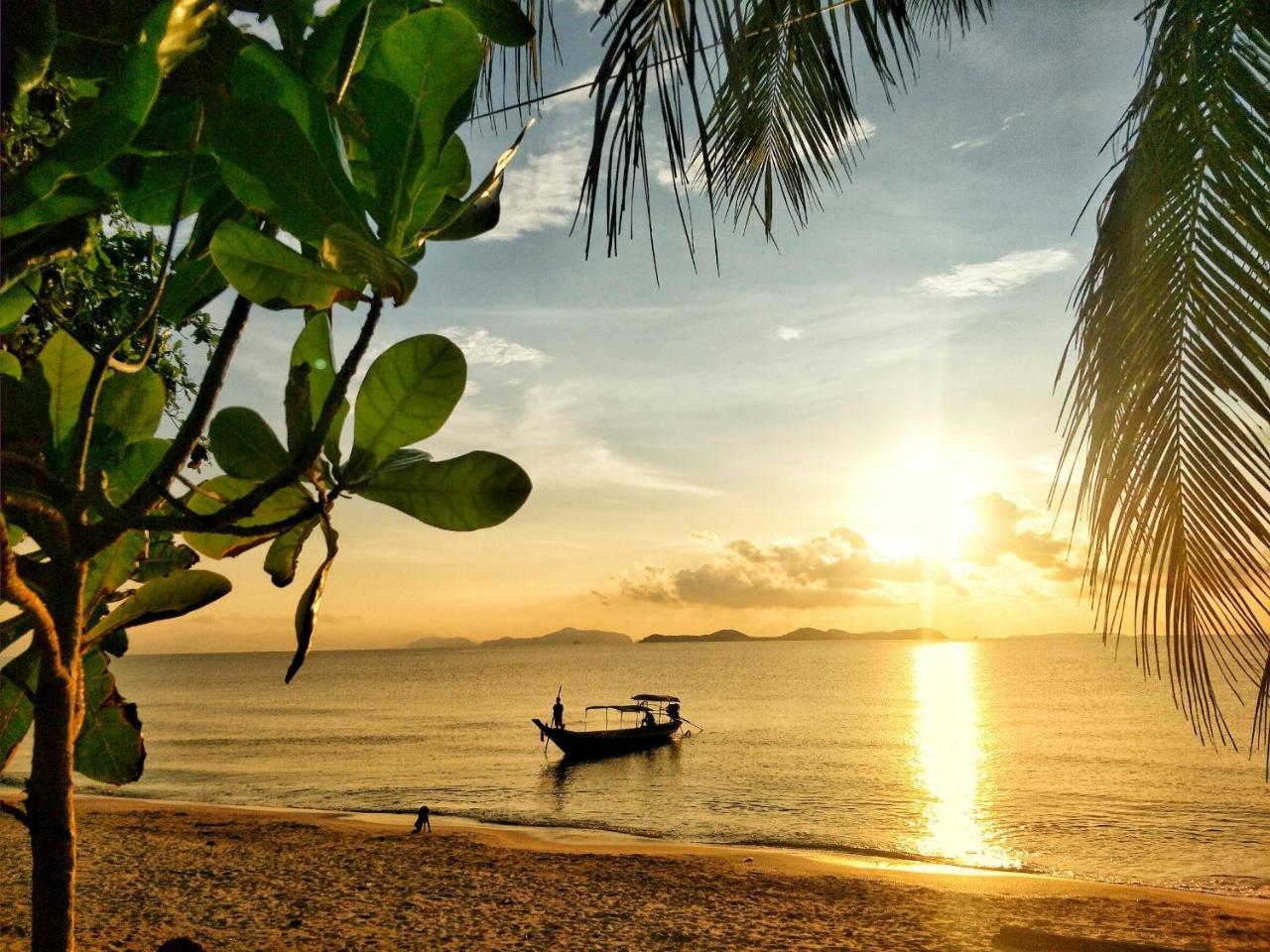 Klang Aow Seafood & Resort Khanom Exteriör bild